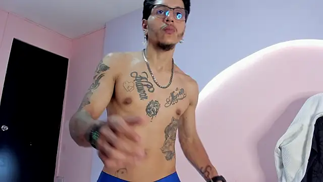 DanteLuxx online show from March 2, 5:08 am