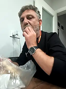 arelll34 online show from February 25, 11:50 pm