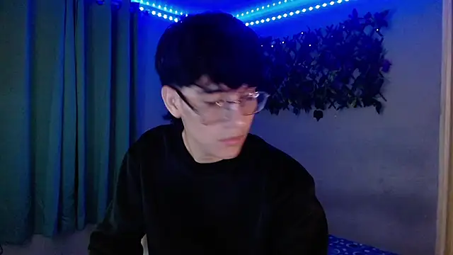 noah millerx online show from April 17, 4:15 am