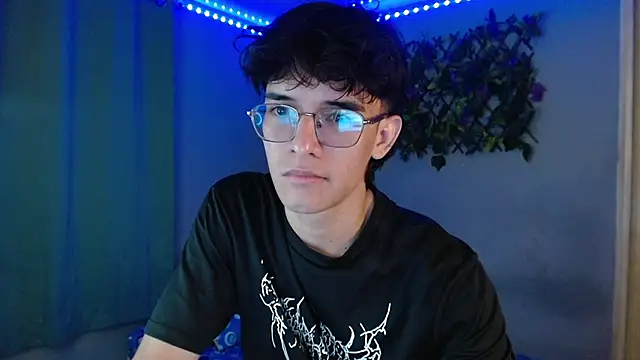 noah millerx online show from April 9, 6:19 am