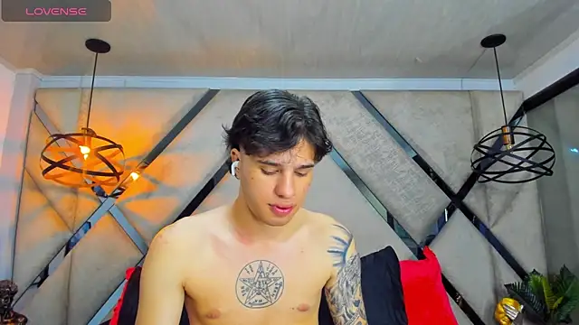 EXCLUSIVE8 online show from April 29, 3:55 am