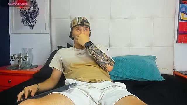 EXCLUSIVE8 online show from April 14, 9:09 am