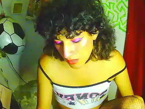 RAMONA TIJERAX online show from July 9, 8:01 pm