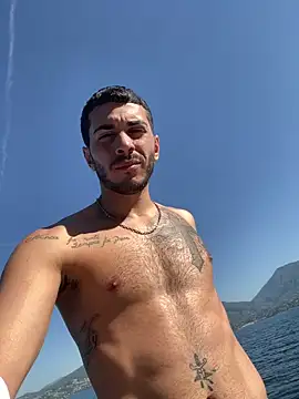 tuttoincognito online show from April 24, 3:03 pm