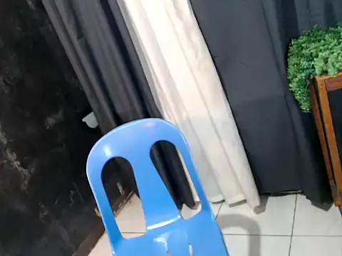 Baby Maxxx online show from April 9, 10:10 am