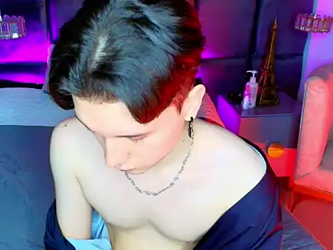 hollannd  online show from April 14, 2:16 pm