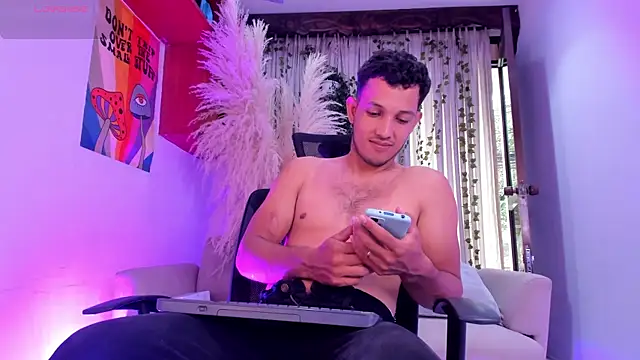 MaxiStanford online show from May 31, 8:43 pm