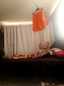 solopetalo online show from April 6, 6:42 pm