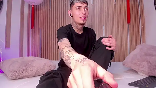 Max Hader  online show from March 6, 4:09 am