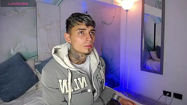 Max Hader  online show from April 17, 3:42 am