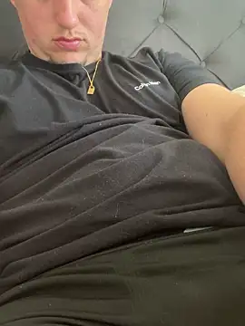 vinizinhot online show from March 2, 12:01 pm