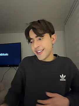 MatthewMoore  online show from April 18, 2:57 am