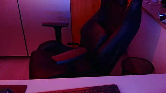 Blase Hase123 online show from April 17, 9:28 pm