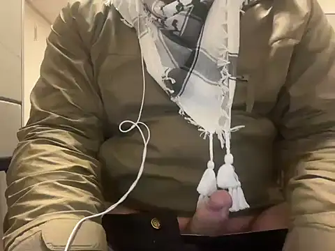 midwestslut33 online show from March 3, 9:54 pm