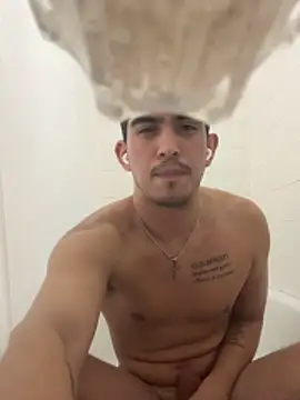 papichulo102099 online show from March 12, 6:32 am