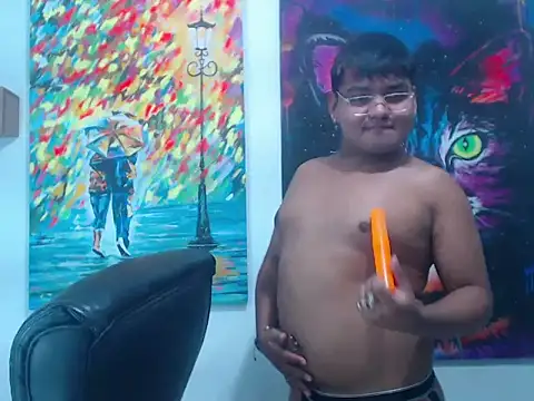 XNoahDeepThroatX online show from March 14, 5:58 am