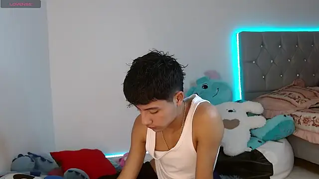 Sebas fire4 online show from April 18, 9:47 pm