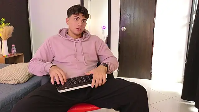 MrAdonis  online show from April 8, 7:33 pm