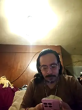 KIKE LION990 online show from April 6, 9:15 pm