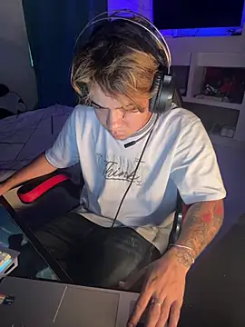 AngelLatinBoy online show from March 23, 10:05 pm