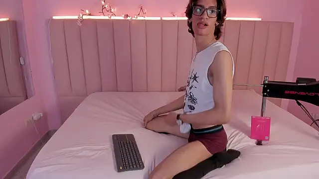 willturneer online show from April 11, 4:41 am