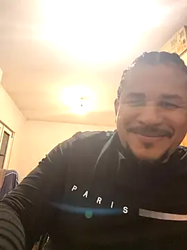 forrezcorrer100 online show from March 9, 6:35 pm