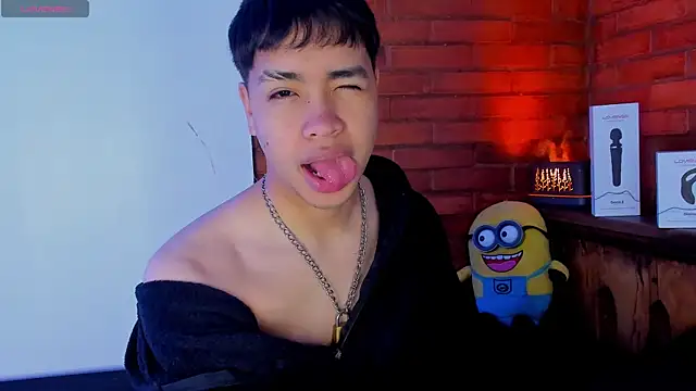 Lee Colee online show from April 23, 11:07 pm