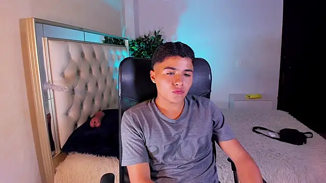 Liam Dustin online show from June 4, 8:59 pm