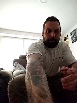 Bennygerner1991 online show from April 12, 2:07 pm