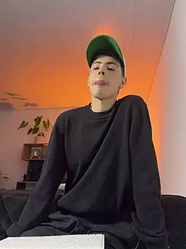 SebastianReed  online show from May 29, 4:55 am