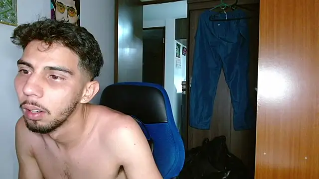davidr253 online show from August 3, 2:54 am