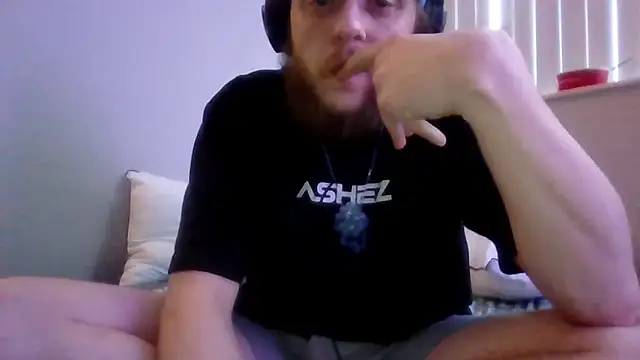 alejandro69420 online show from May 5, 3:46 pm