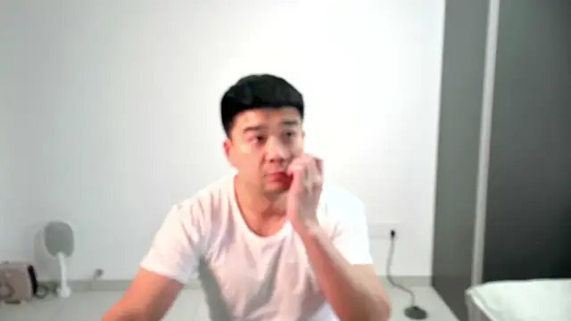 MichaelTheStraight online show from July 18, 9:15 am