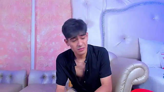 TylerCruz   online show from May 14, 10:30 pm