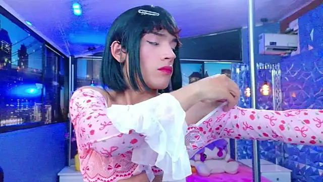 IsaacNovaa online show from June 5, 8:03 pm
