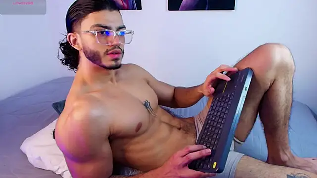 IamAxel03 online show from June 3, 8:36 pm