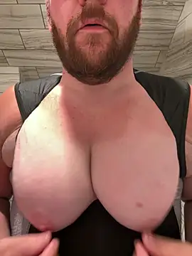 hugemanbreasts online show from May 15, 12:20 am