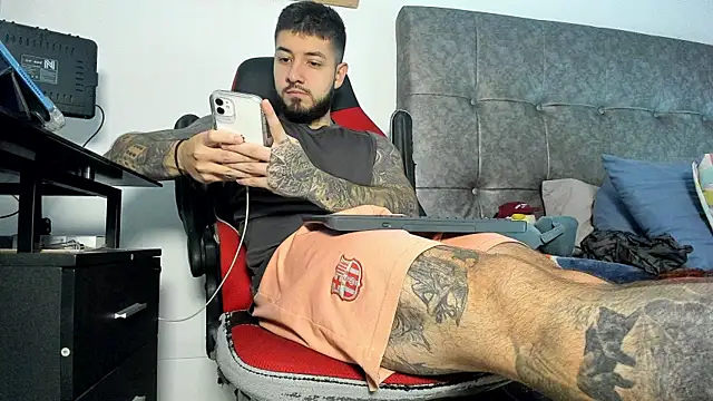 vyxen x online show from April 14, 8:19 pm