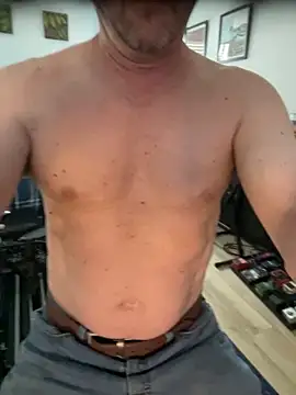 GeetarLuvver online show from April 5, 5:31 pm