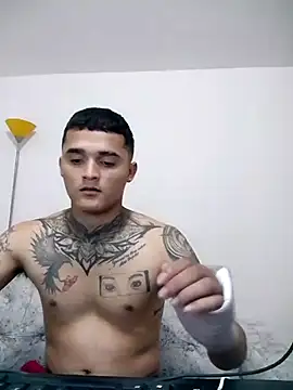 Andres8134 online show from May 2, 11:40 pm