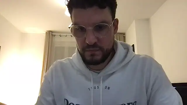 YoloNude online show from April 5, 7:21 pm