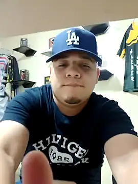 boysexy2207 online show from April 8, 9:45 pm