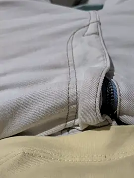 genzzi   online show from April 24, 7:49 pm