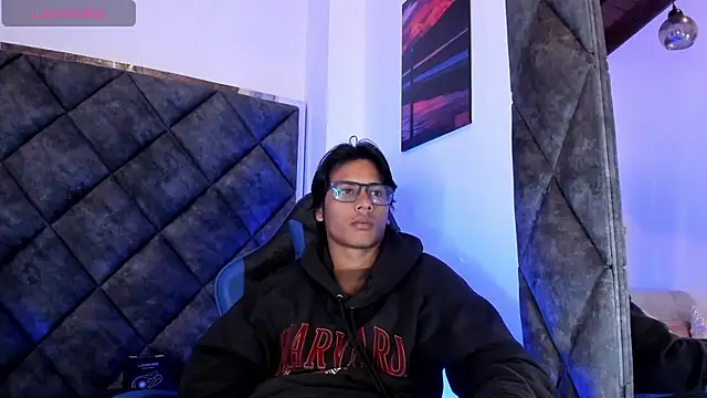 LiamKron online show from July 9, 11:47 am