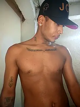 sexy-athletic-guy online show from April 11, 8:40 am