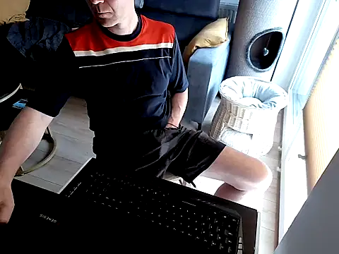 KoneserZmyslow online show from June 2, 11:33 am