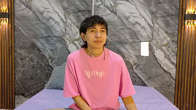 NoahWalker   online show from May 19, 11:05 am