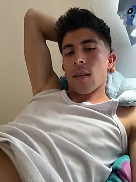 Luis-avatar online show from April 15, 7:58 pm