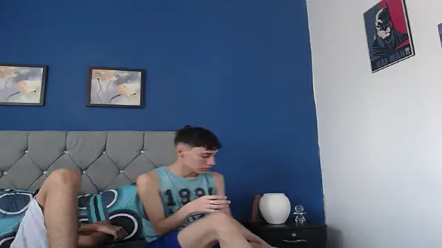 Thiago And Gael online show from April 19, 7:05 pm