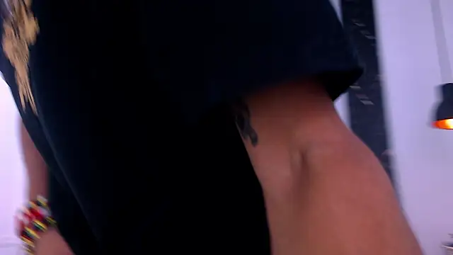 Lian Jacob online show from April 22, 8:02 pm